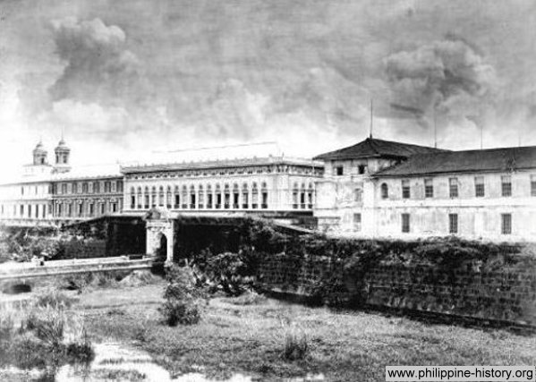 Old photo of Santa Lucia Gate in Intramuros, Manila