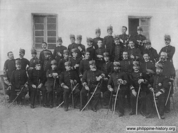 Picture of Spanish Governor Basilio Augustin and staff in Manila in 1898