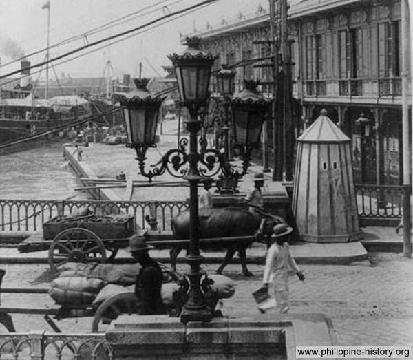 Photo of the Bridge of Spain, known as Puente Espaa spanning Pasig river