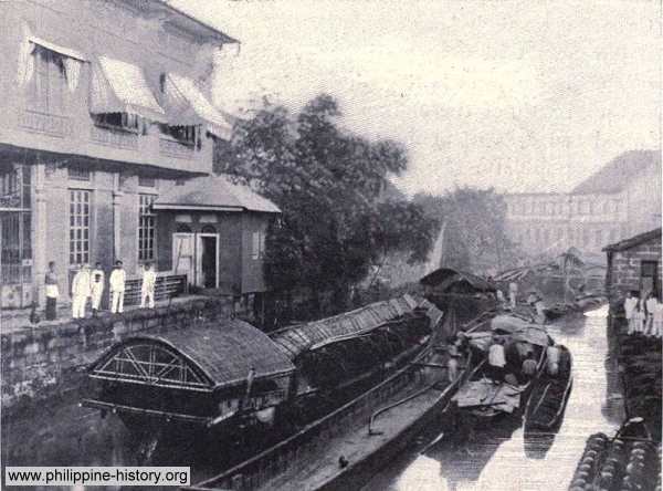 Old photo of a canal in Manila, circa 1899 